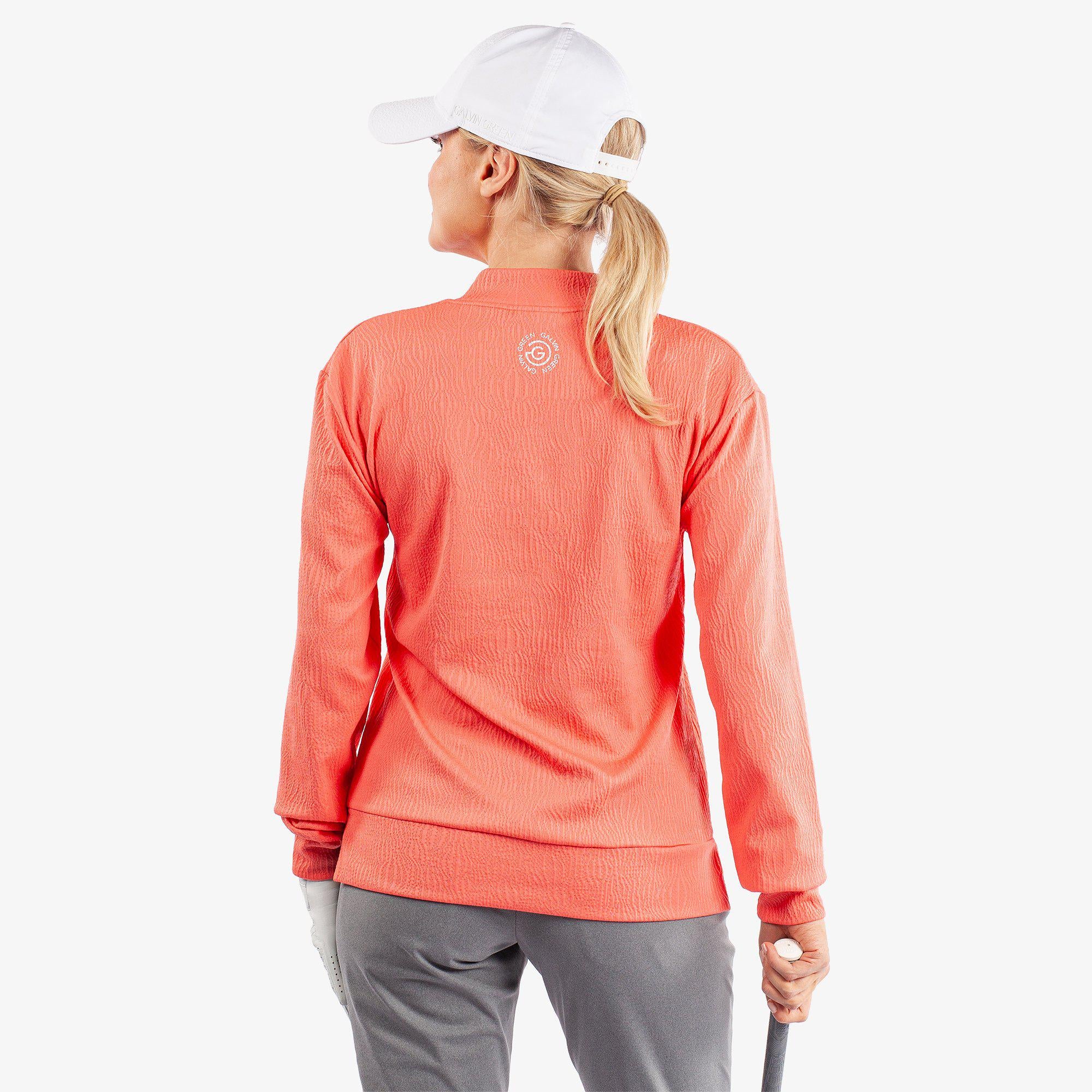 Donya - Insulating golf mid layer 7 Donya - Insulating golf mid layer