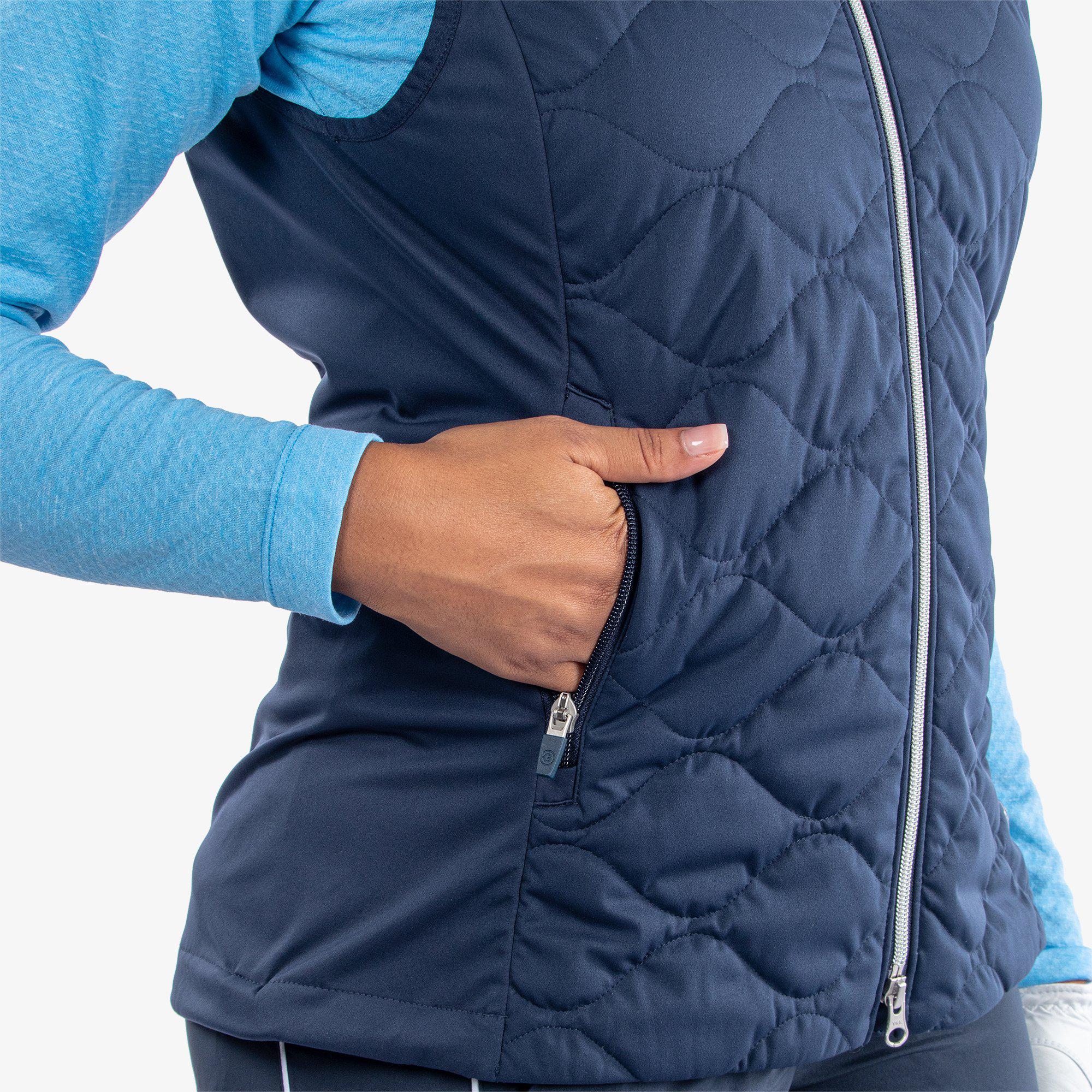 Lucille - Windproof and water repellent golf vest 5 Lucille - Windproof and water repellent golf vest